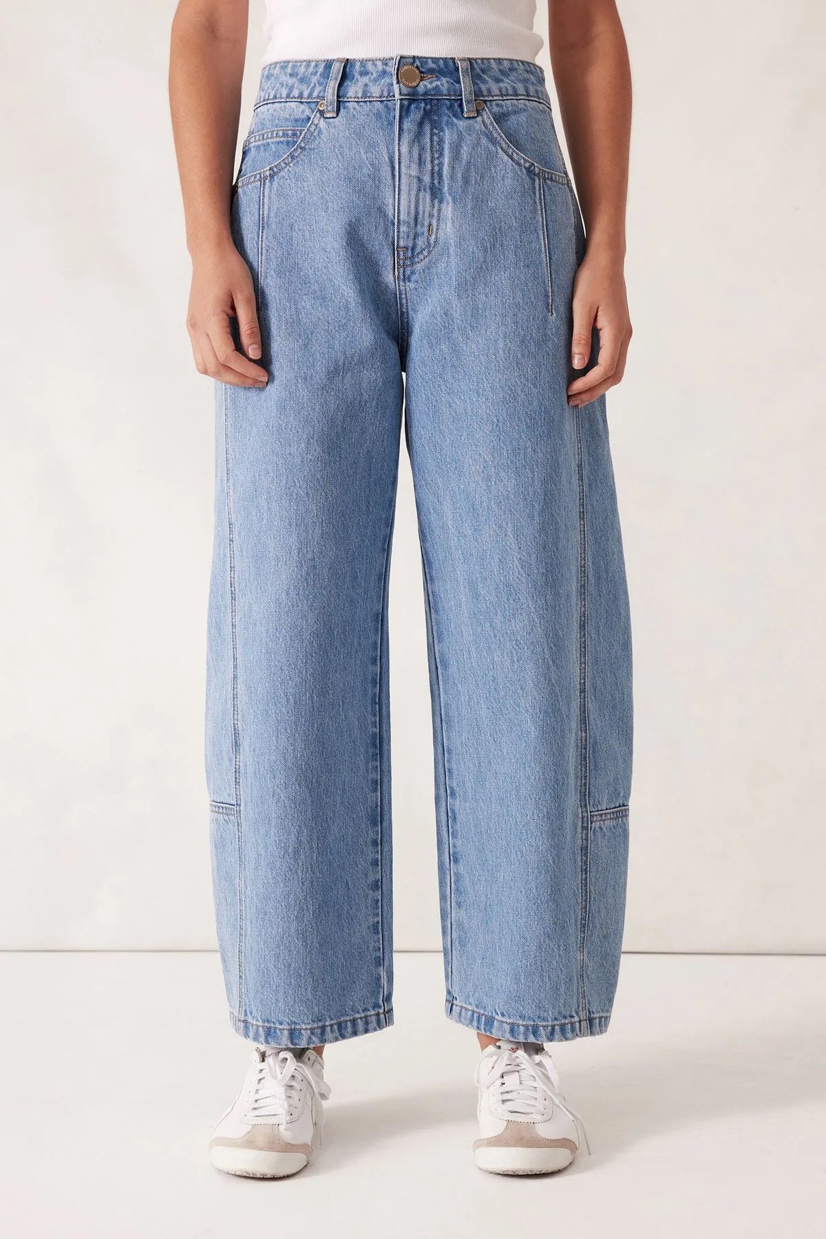 Darted Barrel Jean Vintage Blue