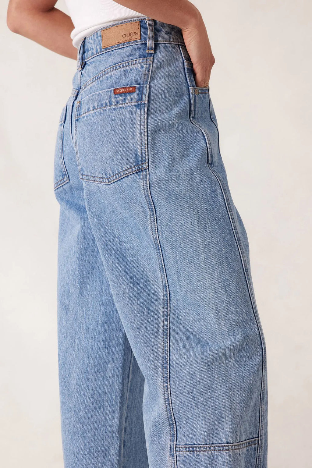 Darted Barrel Jean Vintage Blue