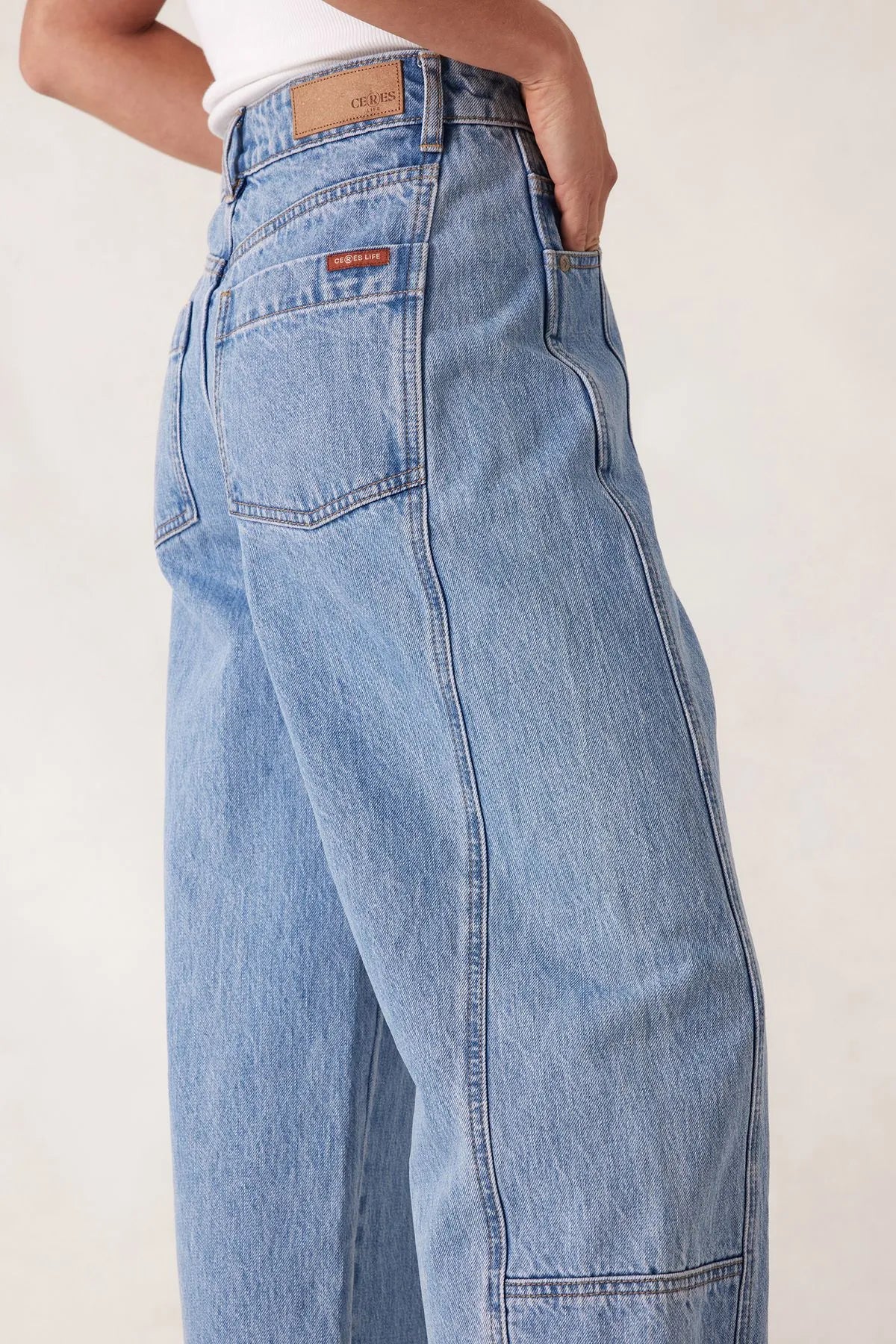 Darted Barrel Jean Vintage Blue