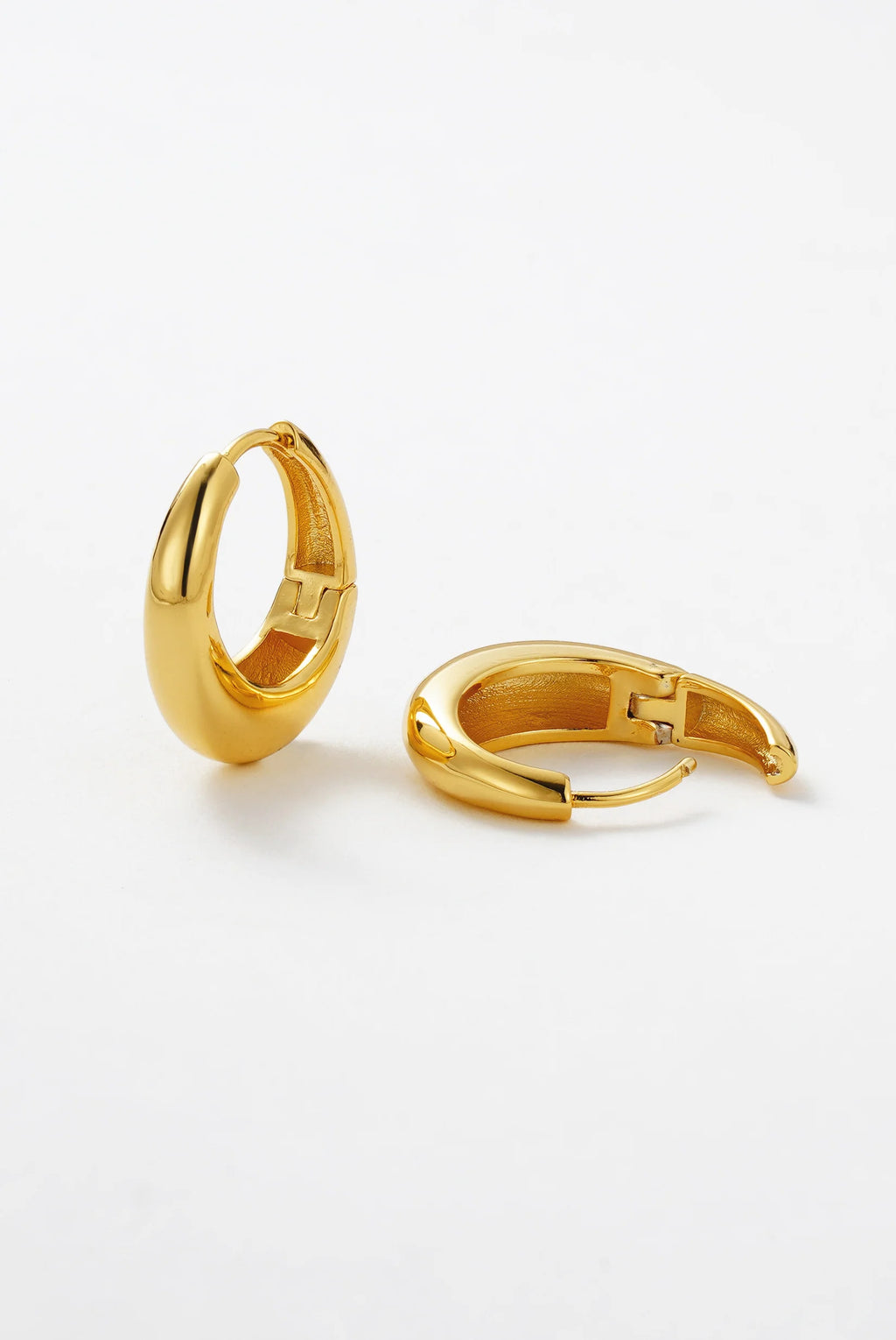 Cleo Hoop Gold Medium