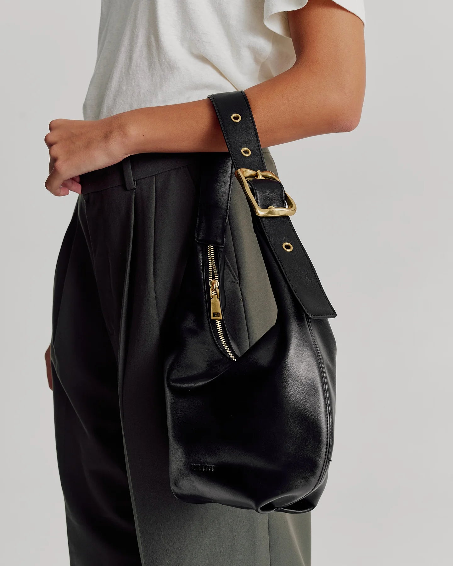 Everyday Croissant Bag Black