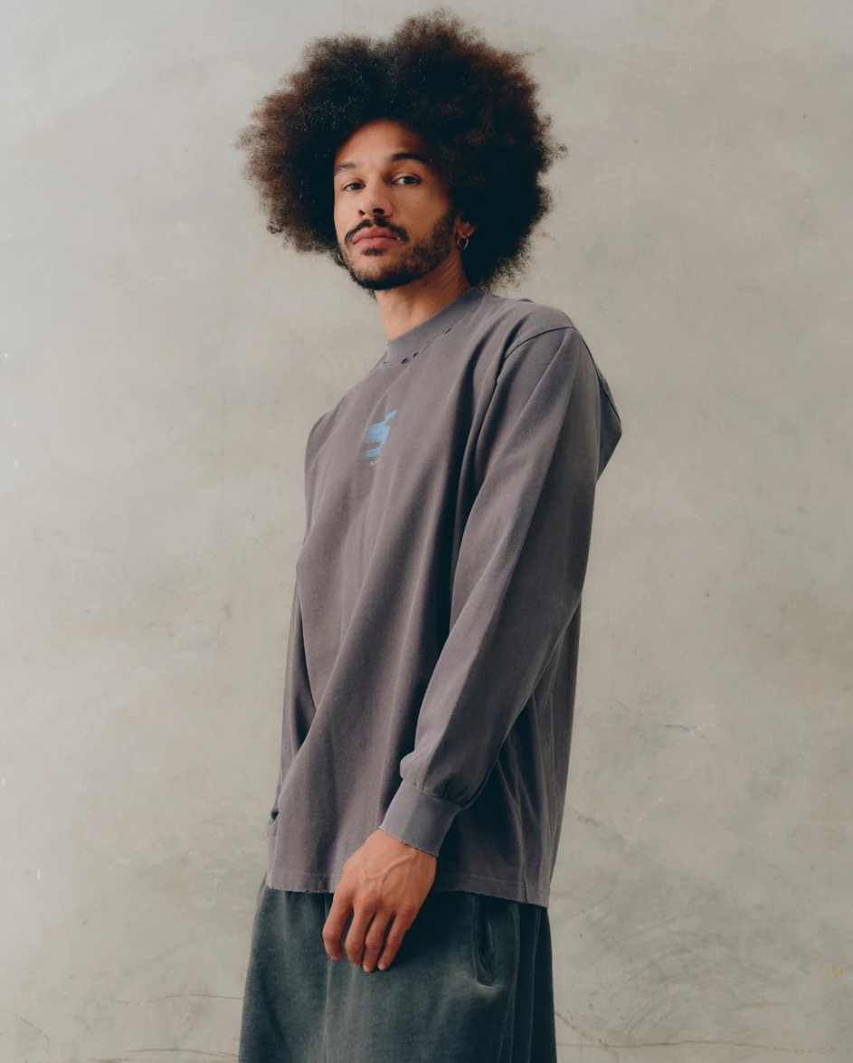 Distressed LS Tee Grey Blue