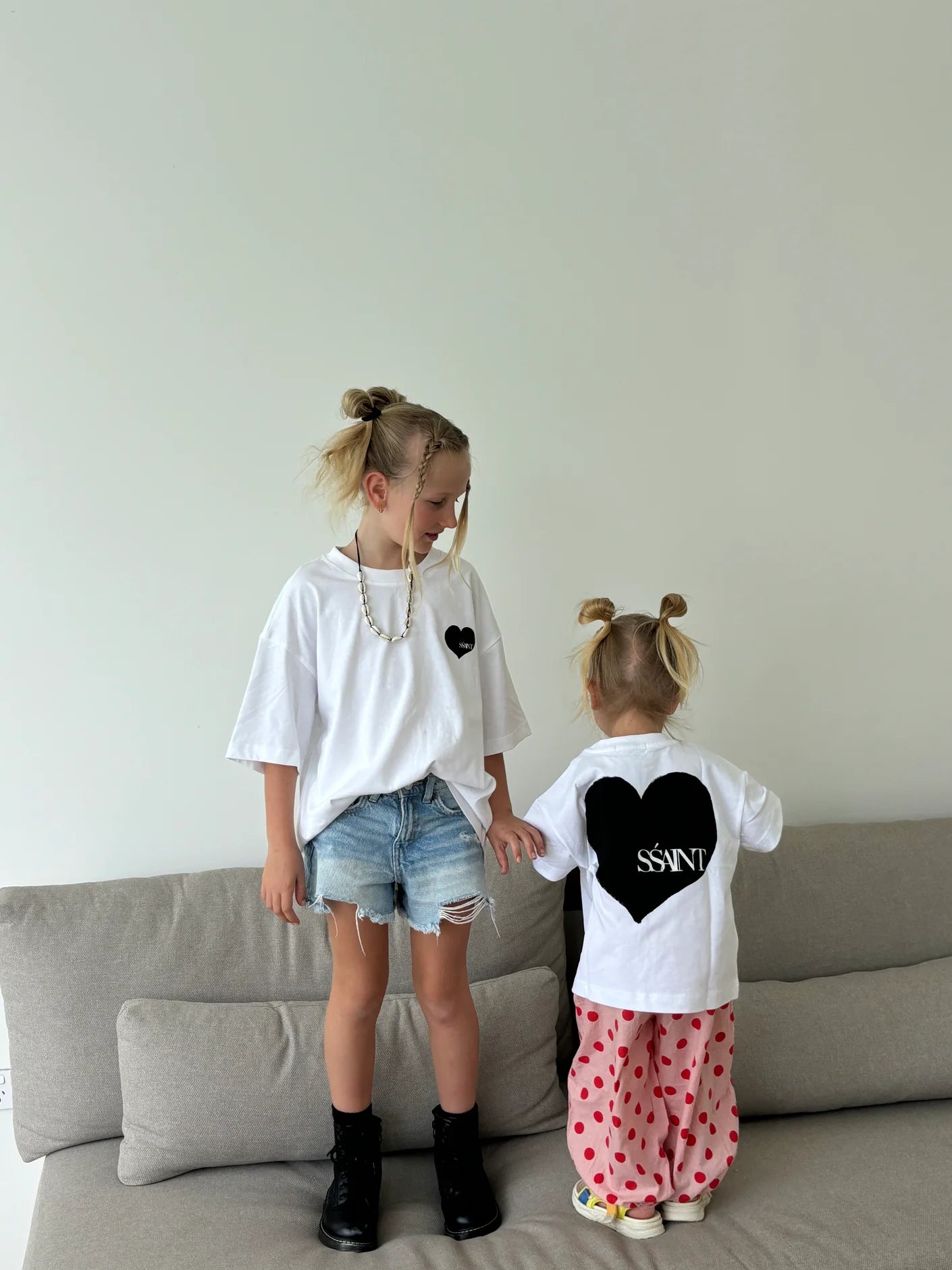 SŚAINT Kids Black Heart Tee