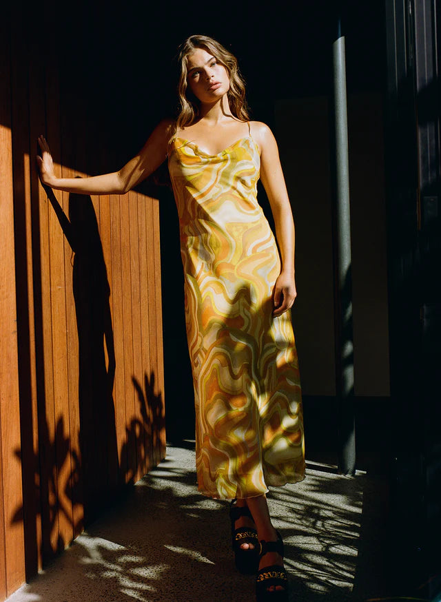 Wavy Midi Dress Honey