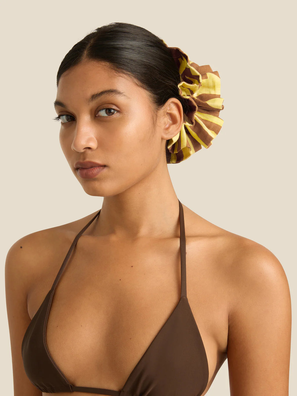 Ruffle Scrunchie Clove Dulce