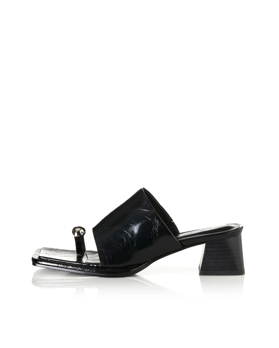 Alma Black Oily Leather Shoe