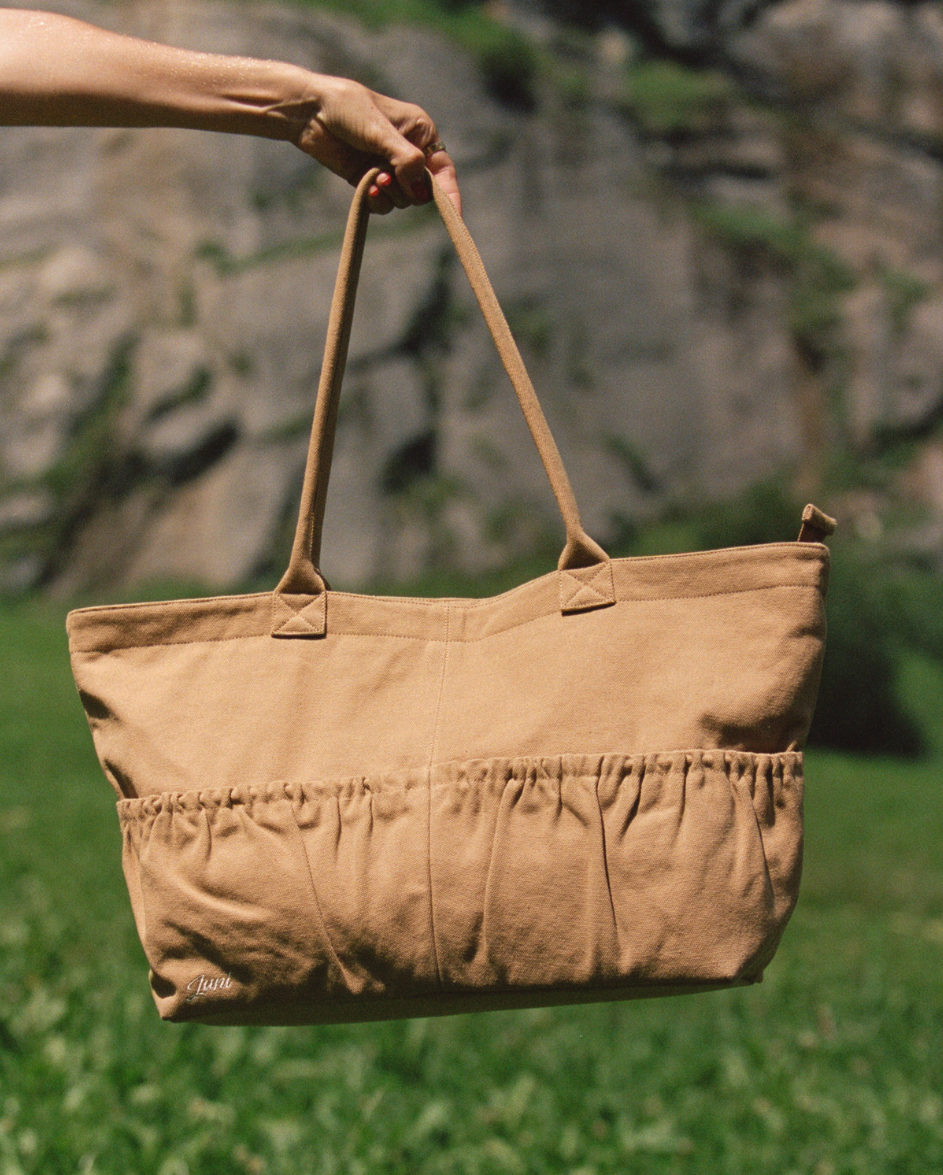 The Daily Tote Tan