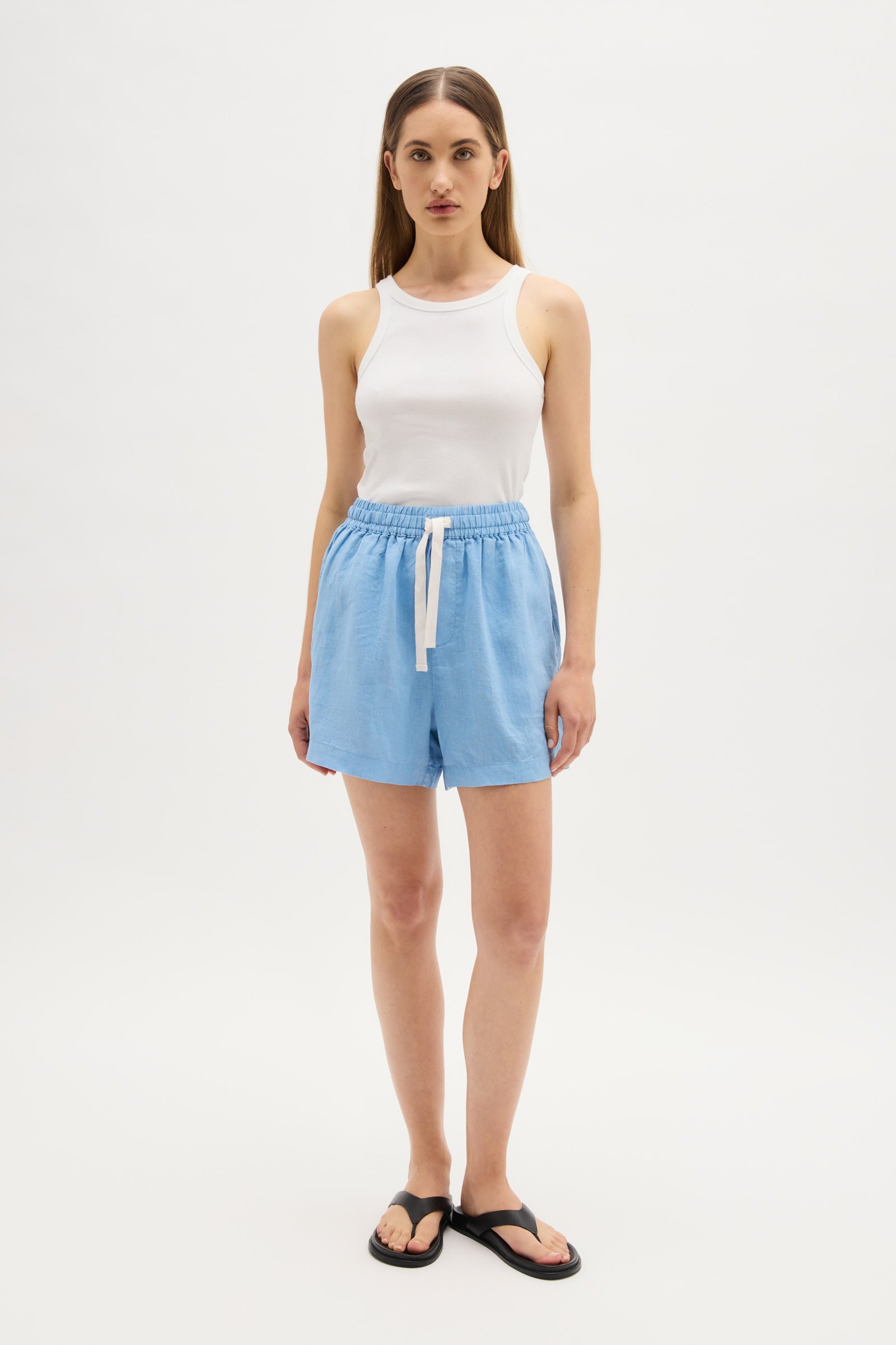 Ease Linen Short Cornflower Blue