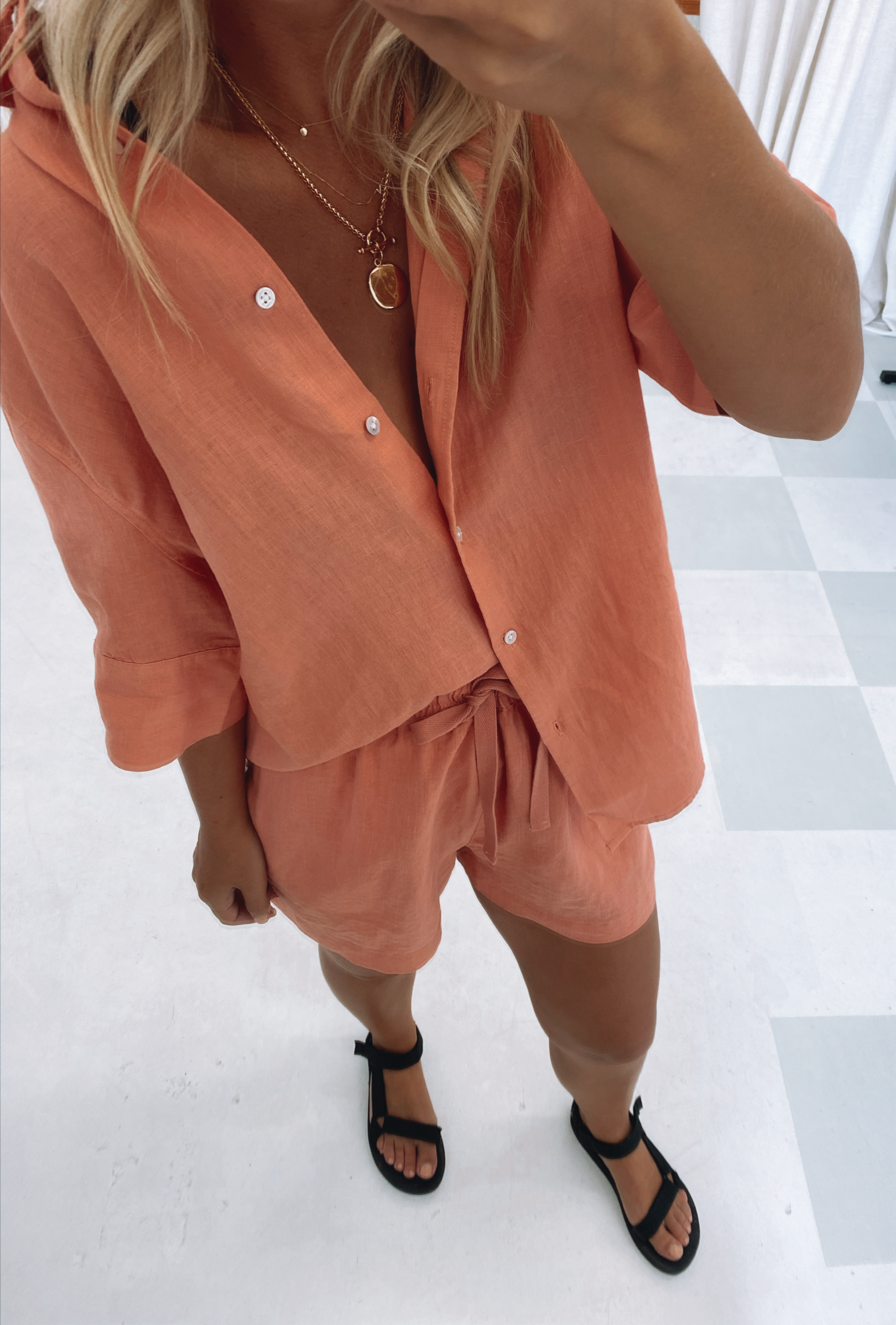 Anika Linen Short Washed Red